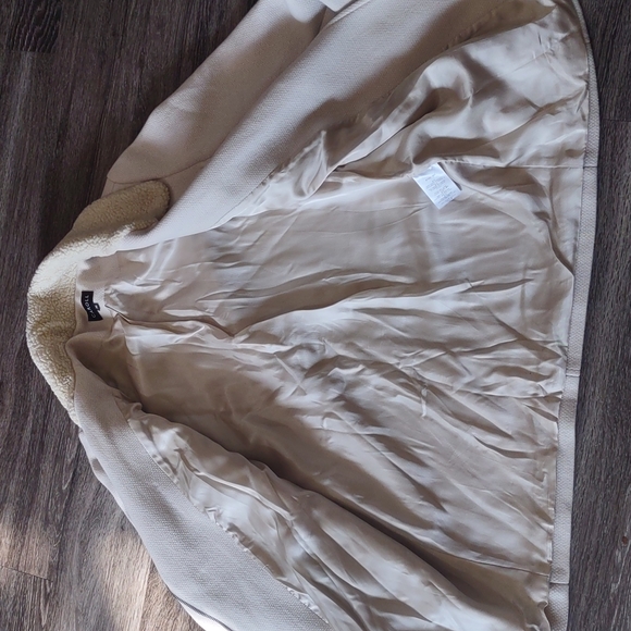 Zip-Up Wool Coat - Picture 3 of 5